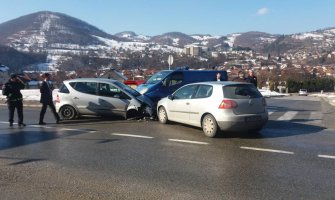  Sudar dva automobila i vozila ZIKS-a na obilaznici u Bijelom Polju(FOTO)