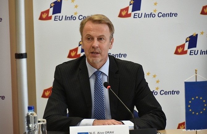 Orav: Pratimo rad državnih organa, novinarima obezbjediti radno okruženje