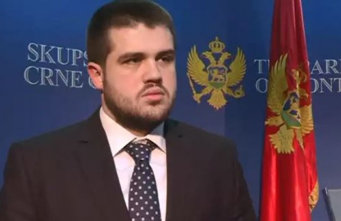 Nikolić: Knežević se upleo u sopstvenu mrežu obmana