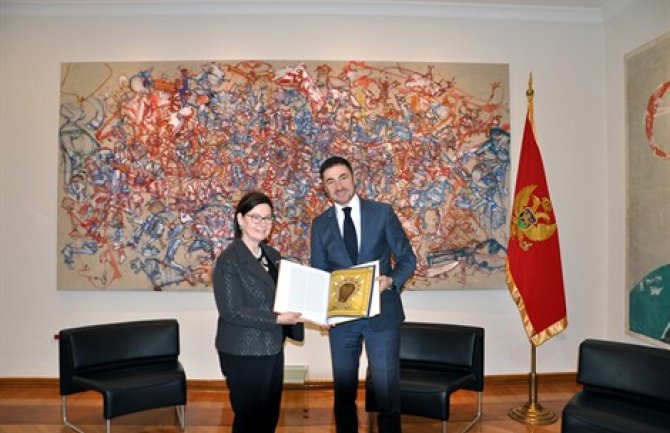 Bogdanović-Rajzing Rajnke: Crna Gora i SAD posvećeno rade na unaprijeđenju odnosa u oblasti kulture