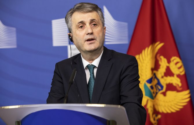 Dužnost Policije je da postupa u skladu sa najvišim etičkim vrijednostima i da štiti ljudska prava