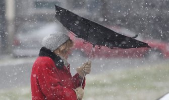 Vjetar, slab snijeg i mećava