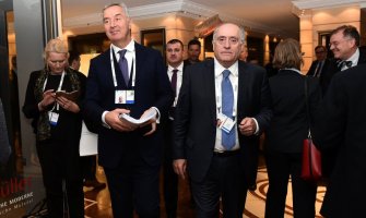  Đukanović se susreo sa Zaevom na Minhenskoj konferenciji (VIDEO)