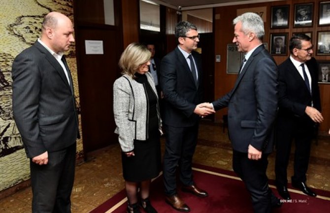 Purišić u Ulcinju: Nastavićemo da unaprjeđujemo kvalitet života korisnika socijalnih usluga