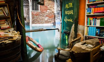 Knjižara na vodi: Atrakcija u Veneciji koju turististi ne zaobilaze (VIDEO)