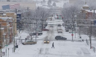 Oluja Petra prijeti SAD: 200 miliona Amerikanaca očekuju novi ledeni talas