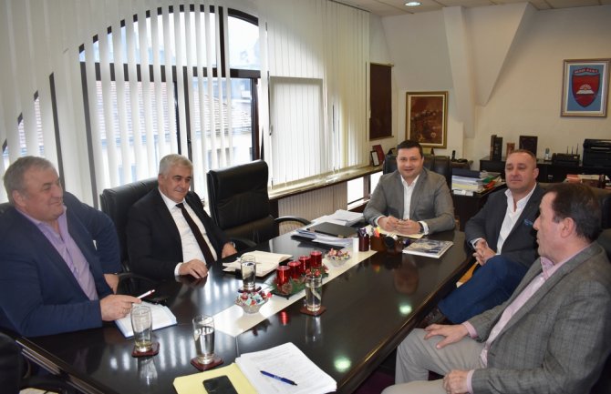 Smanjiće kašnjenja plata i poboljšati standard zaposlenih