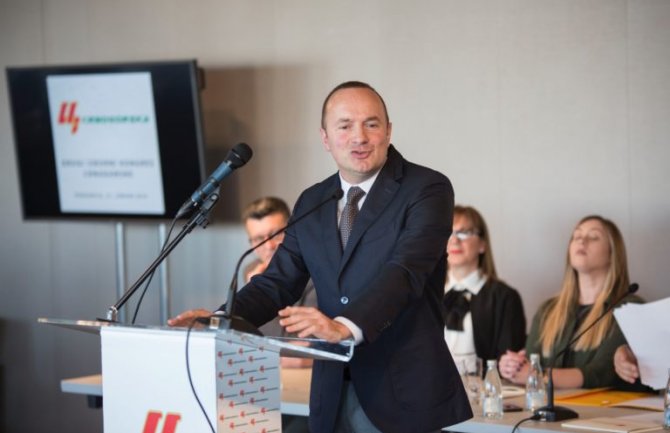 Pavićević: Đukanović da pogleda naše trgove i posluša šta mu saopštavaju građani