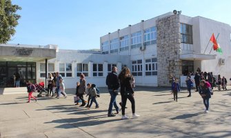 Mitrović: Pola miliona eura  ze rekonstrukciju više podgoričkih škola, planirane i investicije na Sjeveru