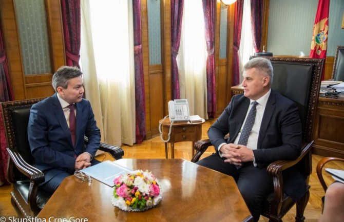 Snažiti veze sa Kazahstanom na ekonomskom planu