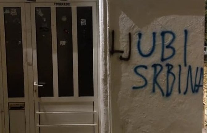 Ispravka grafita mržnje u natpis koji poziva na ljubav pokrenula regionalnu kampanju