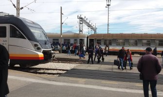 U prekidu željeznički saobraćaj BP-MK, putnike prevozili autobusima