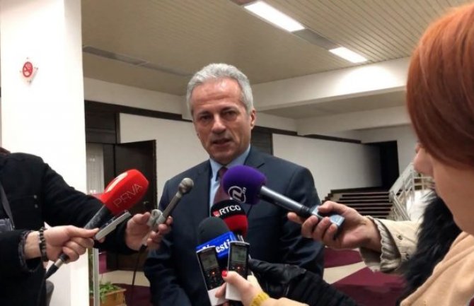 Nije trenutak za poskupljenje struje, bez dogovora o povećanju minimalne zarade