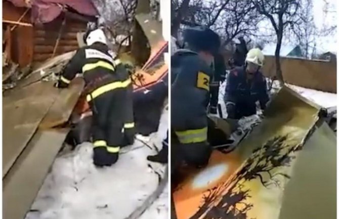 Avion se srušio pored vikendice, dvije osobe poginule(VIDEO)