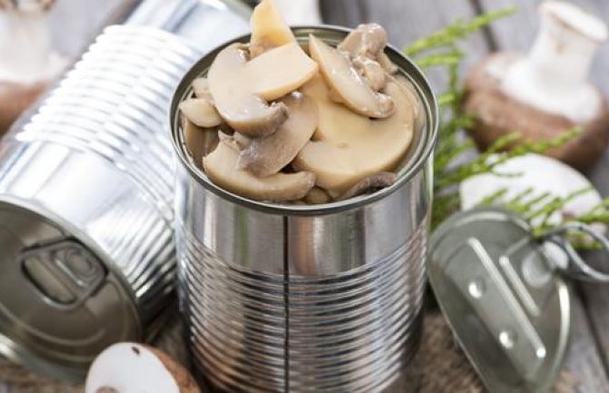 Sa granice vraćeno preko 3 tone feferona i 2,5 tone pečurki