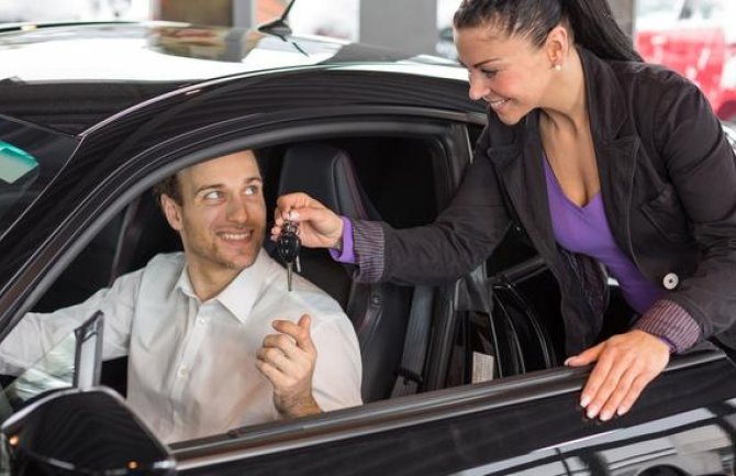 Ljudi najmanje veruju prodavcima automobila i političarima