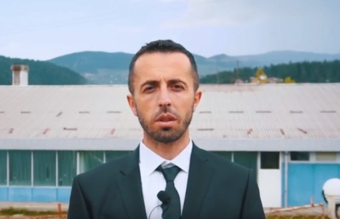 Ljajić: Da li je cilj raseliti stanovništvo kako bi samo privilegovane porodice mogle nastaviti sa luksuznim načinom života? 