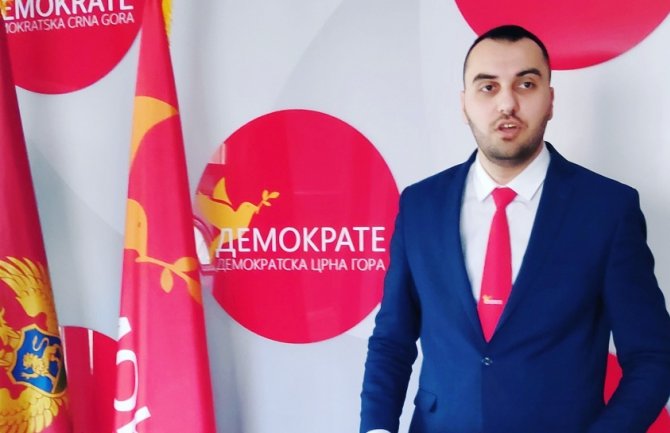 Stjepović: Policija morala da prizna da je pogriješila u postupanju prema našem mladom performeru