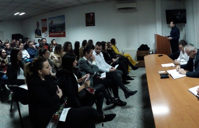 Savjet mladih DPS Bijelo Polje pružio punu podršku Đukanoviću i partiji: CG da vode putem prosperiteta