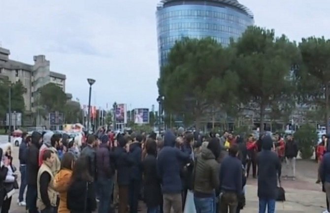 Protest studenata UCG: Ne želimo poslove preko veze, tražimo da se vrednuju diplome
