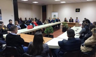 Savjet mladih DPS Bar: Ka evropskom kvalitetu života građana na čelu sa Đukanovićem