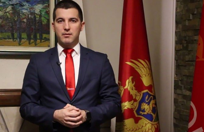 Bečić: Najoštrije osuđujemo teroristički čin u kojem su varvarski ubijeni nevini ljudi