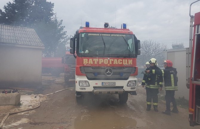 Tivat: Veliki požar kod Aerodroma stavljen pod kontrolu, sve ekipe na terenu (FOTO)
