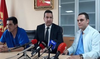 Tim KCCG samostalno izveo laparaskopsku operaciju tumora debelog crijeva