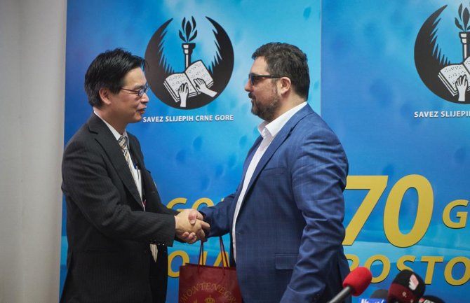 Donirana oprema unaprijediće život slijepih i slabovidih u Crnoj Gori