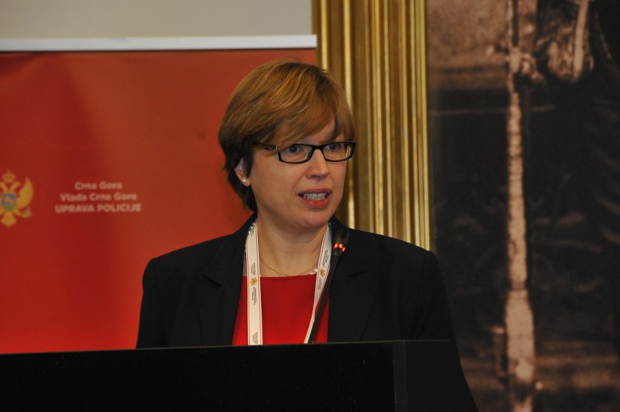 izvrnadirektorkaeuropolakatrindebol