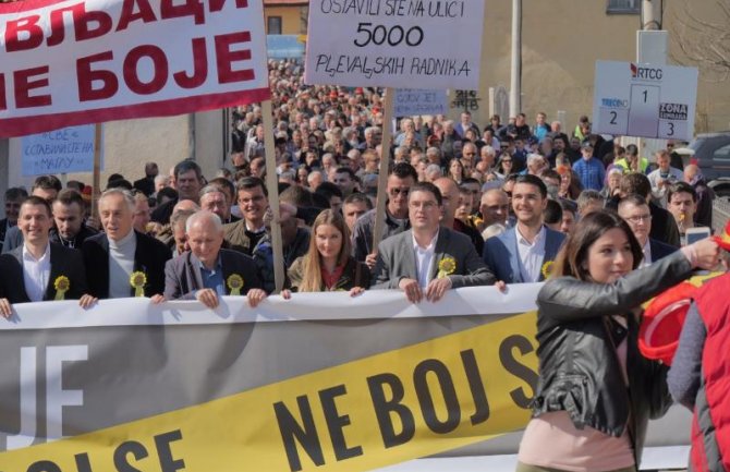 Protest u Pljevljima: Ustali smo jer želimo da u svojoj državi živimo normalno od svog rada 
