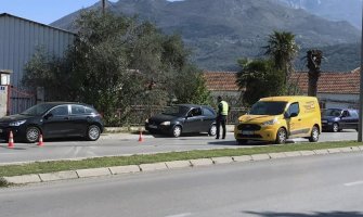 Bar: Vozilo pošte pokosilo ženu, prebačena u KCCG