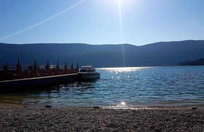 Sunčano, krajem dana naoblačenje