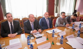 Za pohvalu borba protiv organizovanog kriminala, prioritet uticaj na prihode kriminalnih grupa