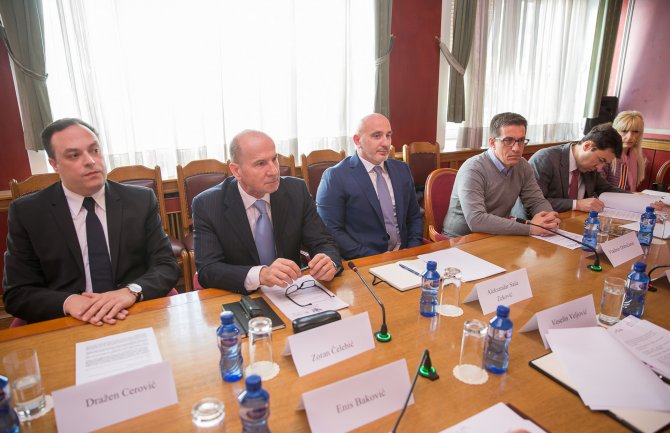 Za pohvalu borba protiv organizovanog kriminala, prioritet uticaj na prihode kriminalnih grupa