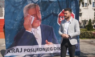 URA održala performans: Kad sloboda krene ona se ne zaustavlja