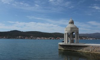 Italijani podržali obnovu manastira na Prevlaci kod Tivta: Rušenje krstionice bi pogoršalo odnose između Crkve i države