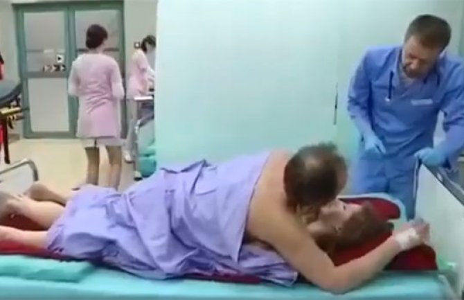 Žena lijepkom na prezervativu uhvatila muža u nevjerstvu (VIDEO)