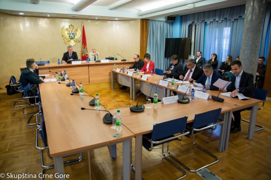 a6cc10b270d60e07120c524bef4e58dbL