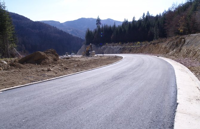 Potpisan ugovor o izgradnji  potporne konstrukcije na putu ski centar  Kolašin 1450 – Jezerine – Kolašin 1600