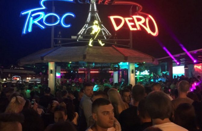 Diskoteke na šetalištu u Budvi radiće još ove sezone