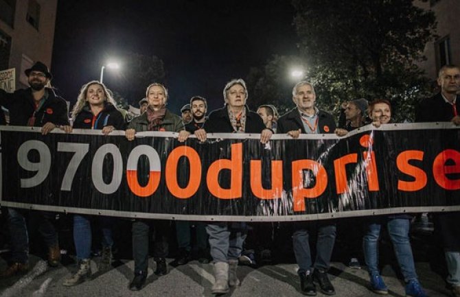 Pokret Odupri se: Knežević od početka pokušava da preuzme proteste