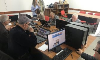 Besplatna obuka za korišćenje računara za starije osobe iz Bara