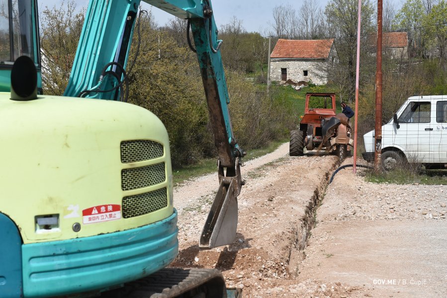 poetakradovanaizgradnjivodovodabrnoniki33788820658o