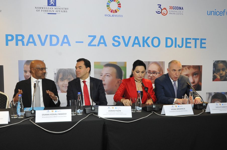 32742558527c5c500fcd4o