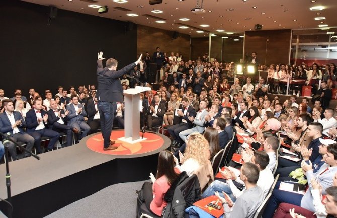 Momčilo Leković novi predsjednik Mladih demokrata