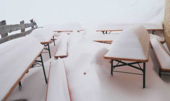 Pao snijeg u Sloveniji i Italiji, grad veličine oraha u Hrvatskoj (FOTO/VIDEO)