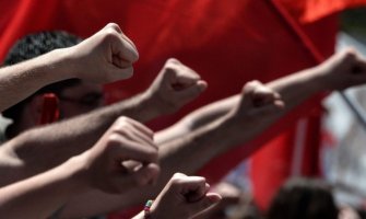 Obilježavaju 1. maj protestnom šetnjom