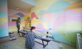 Studenti FVU svojim bojama oslikali prostorije gradske bolnice