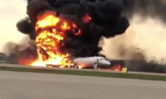 Pakao na Šeremetjevu: Putnici iskakali iz aviona u plamenu niz postavljeni tobogan, teturali se po pisti i travi